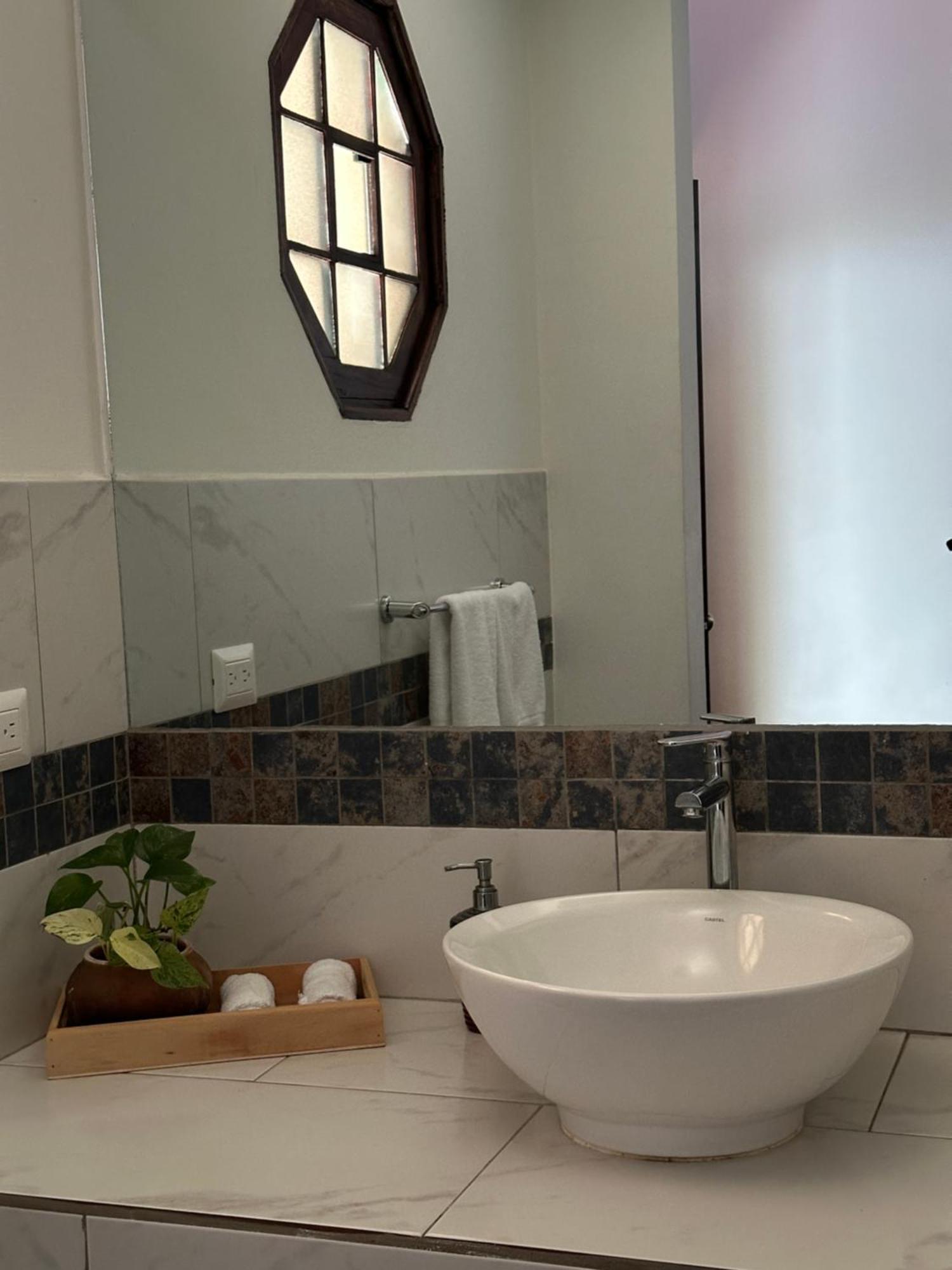 Bed and Breakfast Casa Elena Антигуа-Гватемала Экстерьер фото