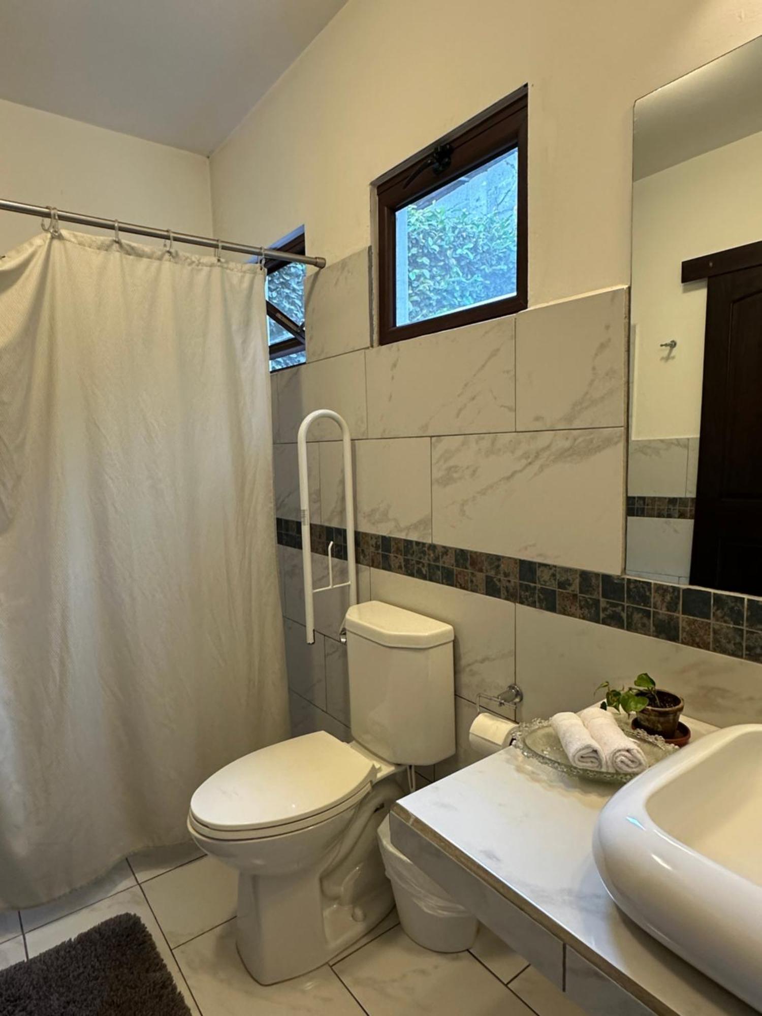 Bed and Breakfast Casa Elena Антигуа-Гватемала Экстерьер фото