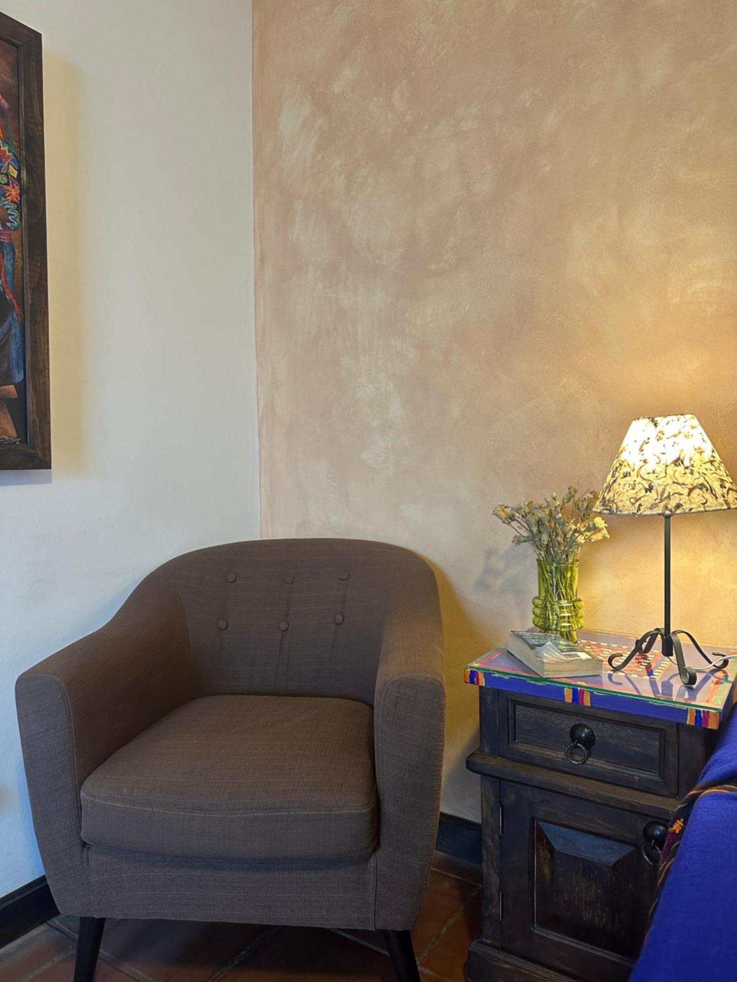 Bed and Breakfast Casa Elena Антигуа-Гватемала Экстерьер фото